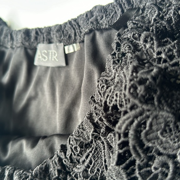 ASTR off the shoulder lace romper - Picture 3 of 3